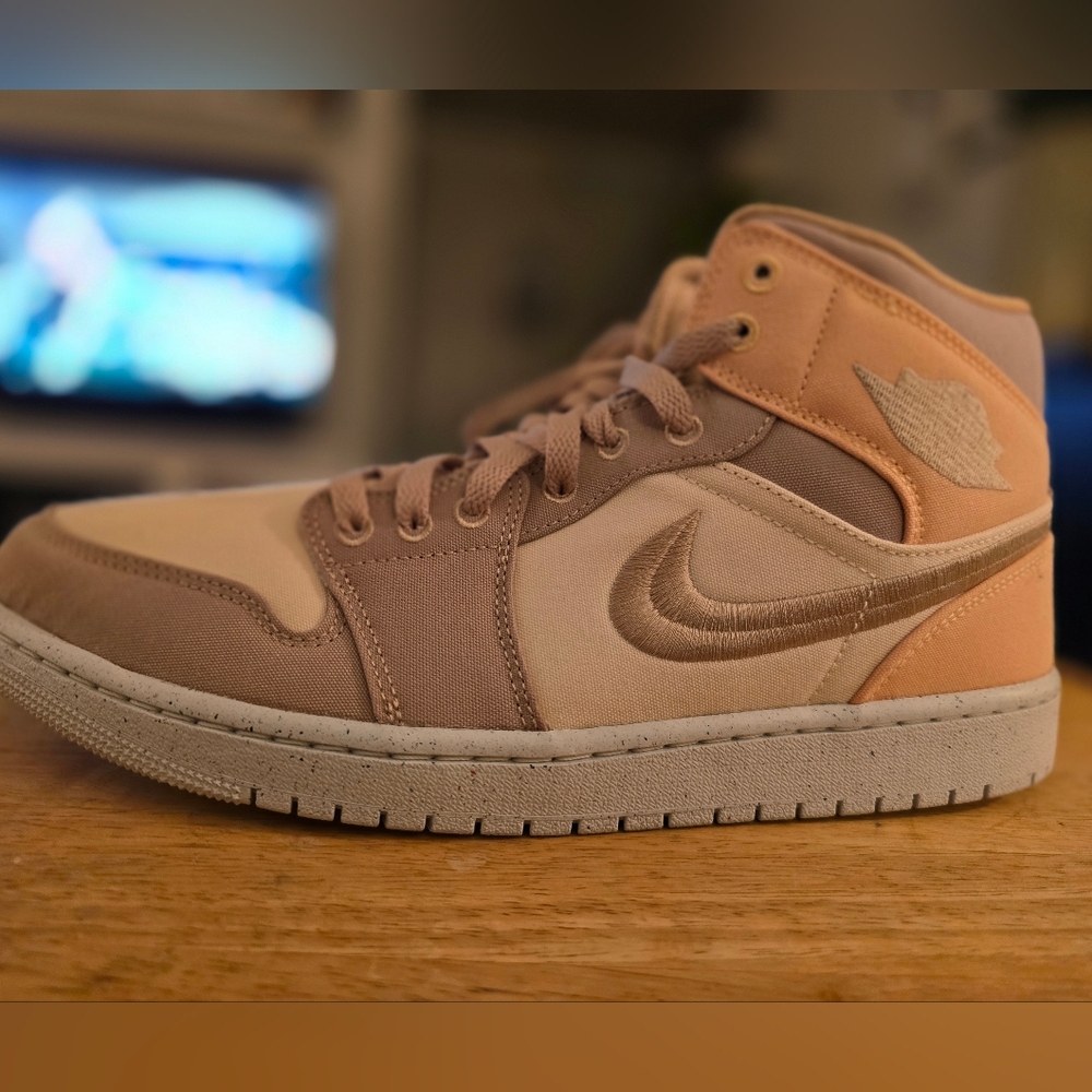 Jordan Nike Air 1 Mid SE Womens Shoes